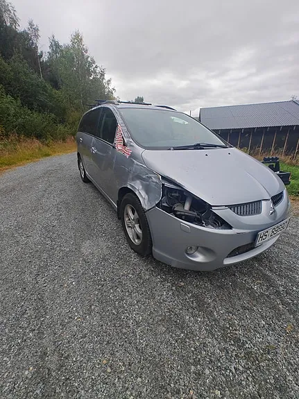 Mitsubishi Grandis 2006 photo 3