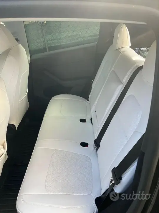 Tesla Model Y 2023 photo 4