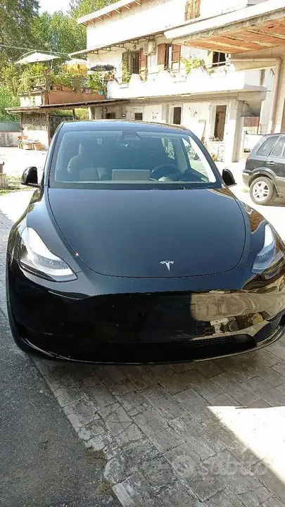 Tesla Model Y 2023 photo 3