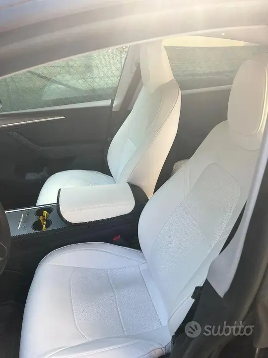 Tesla Model Y 2023 photo 5