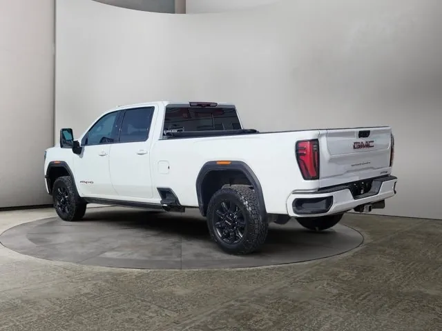 GMC Sierra 3500Hd 2024 photo 3