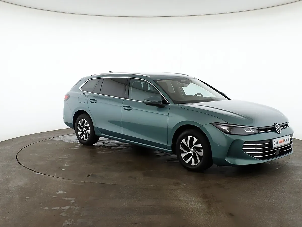 Volkswagen Passat 2025 photo 3
