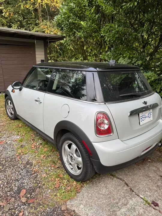 Mini Cooper 2011 photo 2