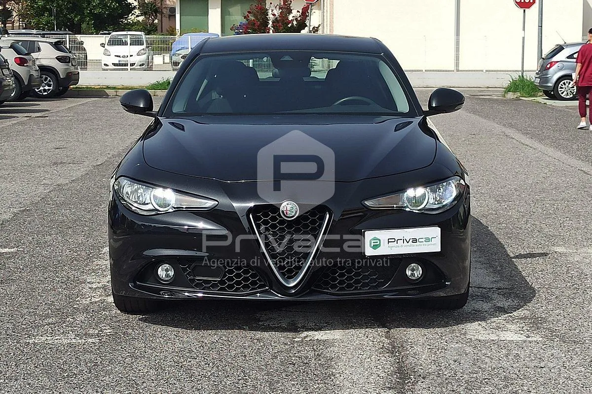 Alfa Romeo Giulia 2018 photo 2