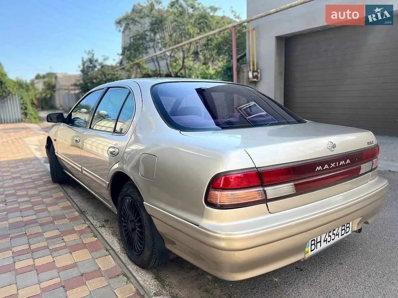 Nissan Maxima 1997 photo 4