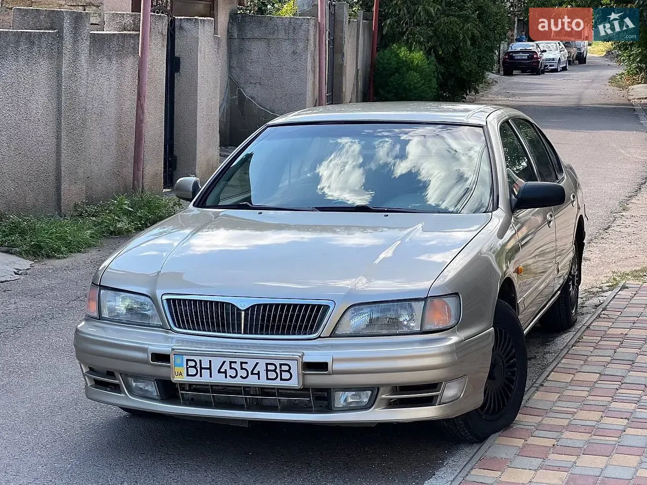 Nissan Maxima 1997 photo 2