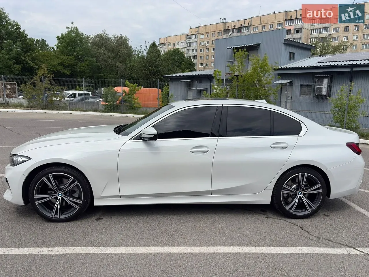 BMW 3 Series 2024 photo 5