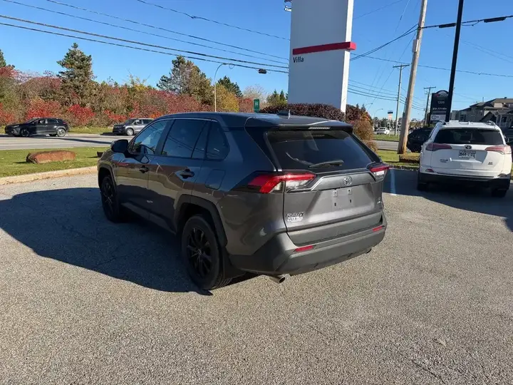 Toyota Rav4 2025 photo 5