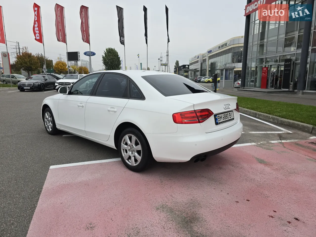Audi A4 2009 photo 2