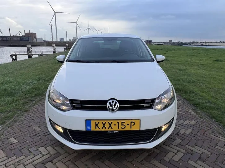 Volkswagen Polo 2013 photo 2