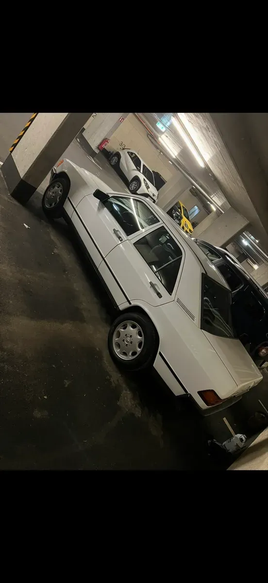 Mercedes-Benz 190 1987 photo 2