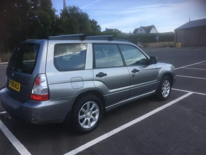 Subaru Forester 2006 photo 2
