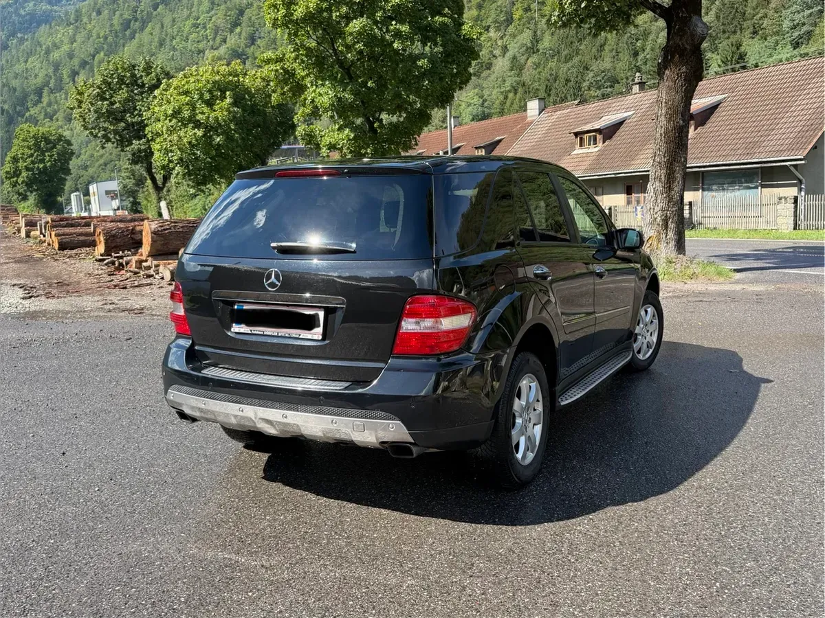 Mercedes-Benz M-Class 2007 photo 2