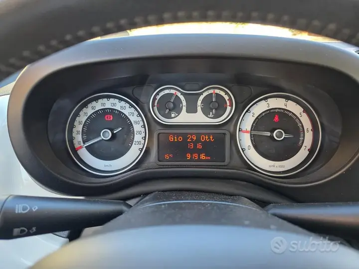 Fiat 500L 2016 photo 2