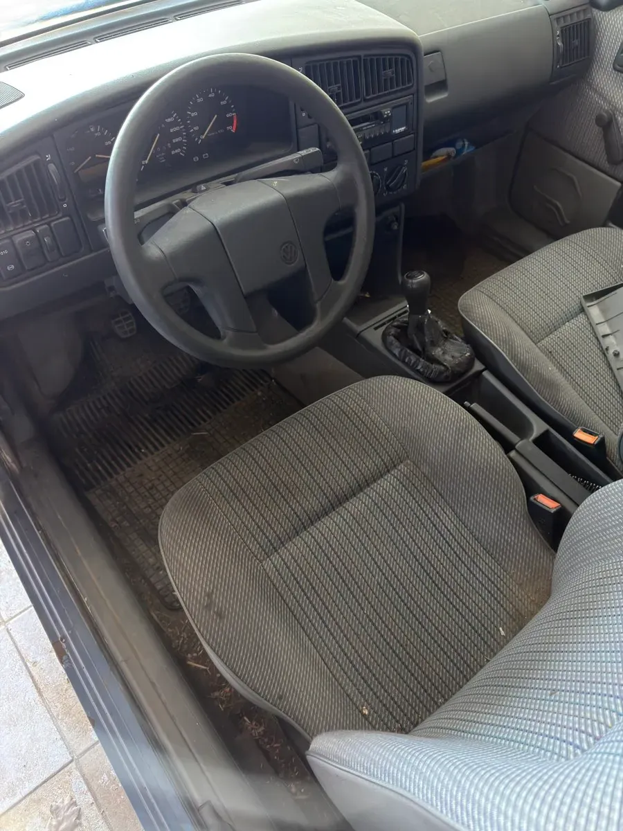 Volkswagen Passat 1991 photo 2
