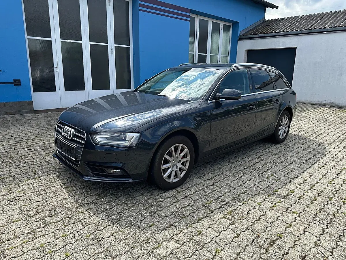 Audi A4 2013 photo 2