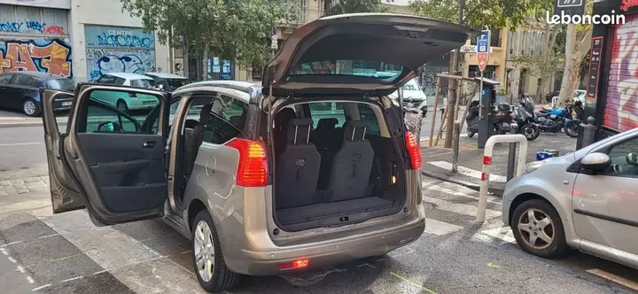 Peugeot 5008 2014 photo 4