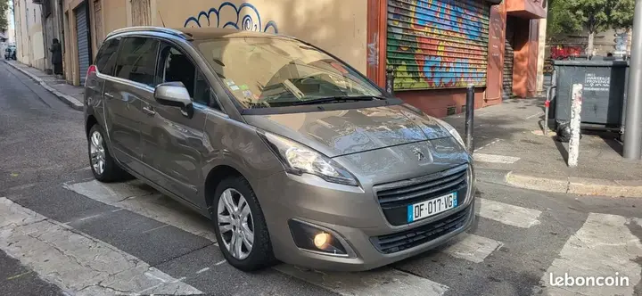 Peugeot 5008 2014 photo 3