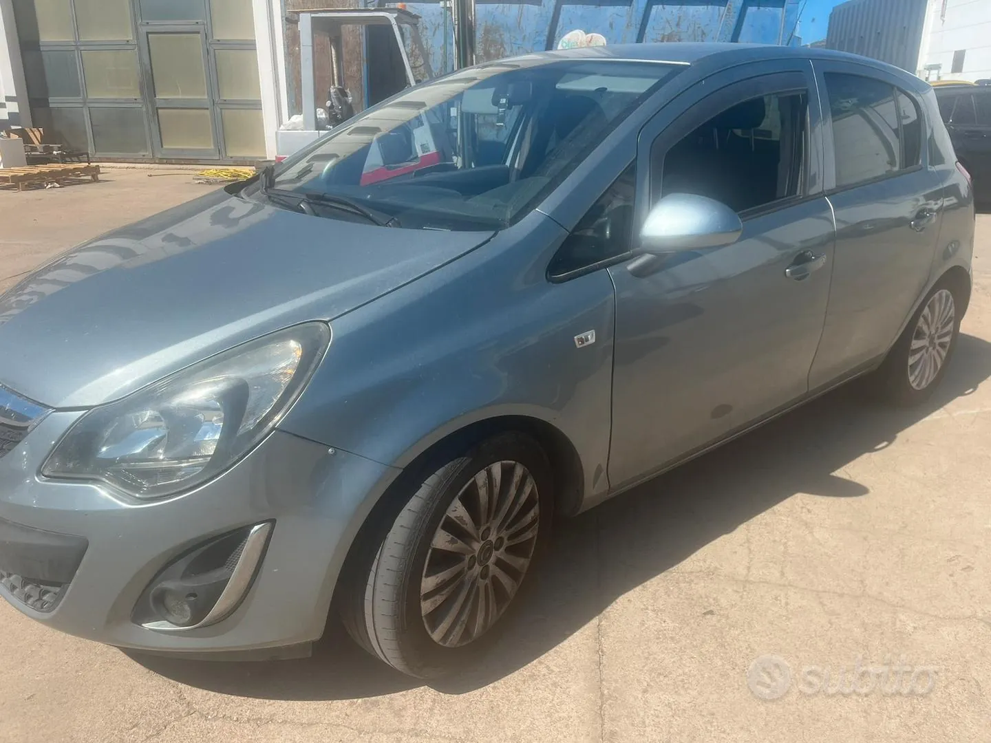Opel Corsa 2011 photo 2