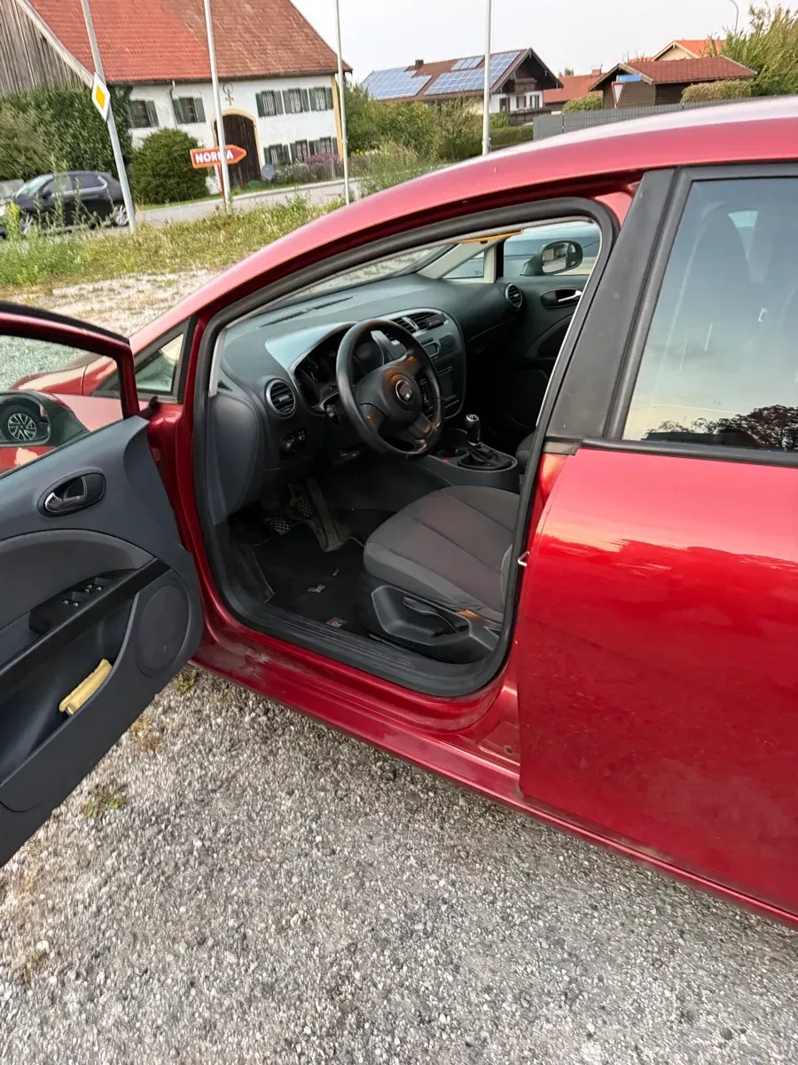 Seat Leon 2009 photo 2