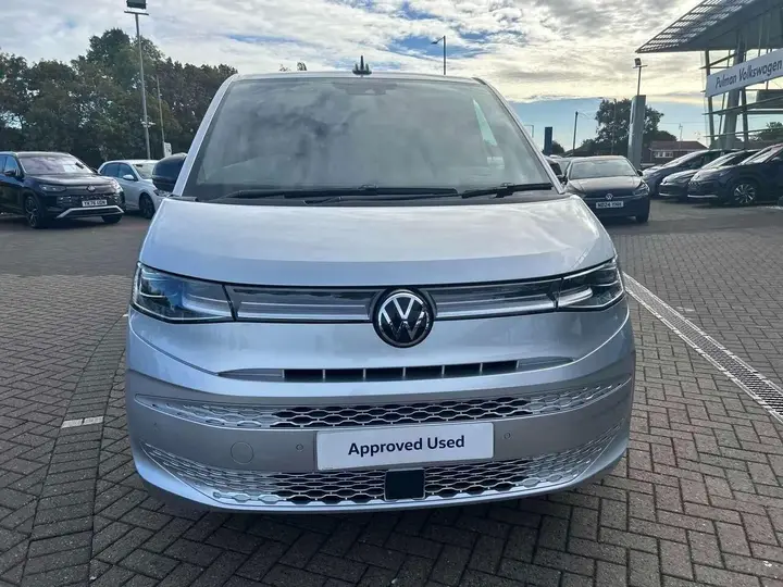 Volkswagen Multivan 2024 photo 2