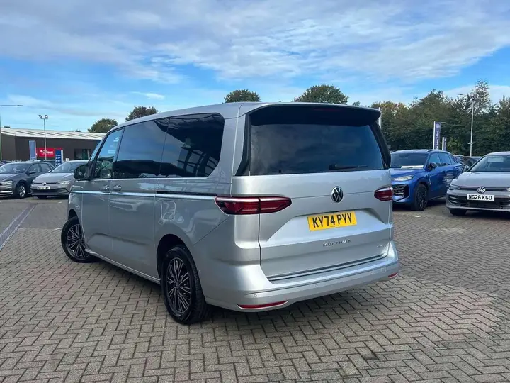 Volkswagen Multivan 2024 photo 3