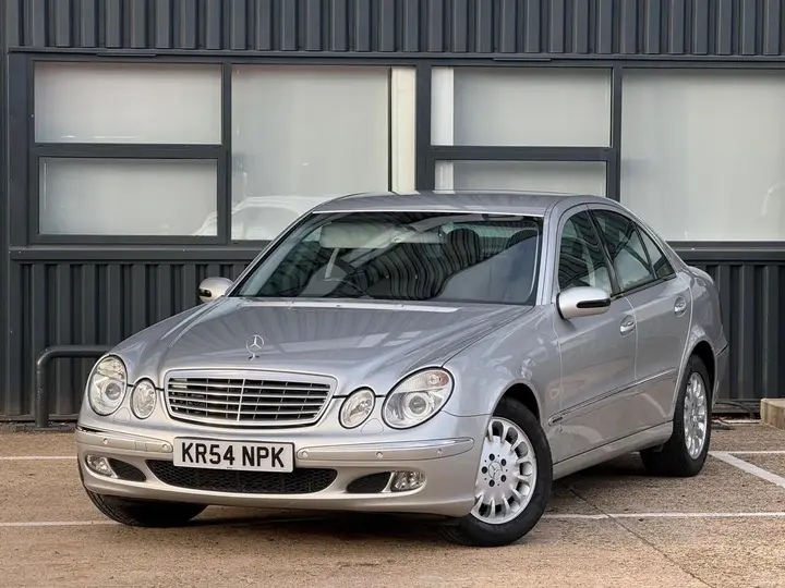 Mercedes-Benz E-Class 2004 photo 4