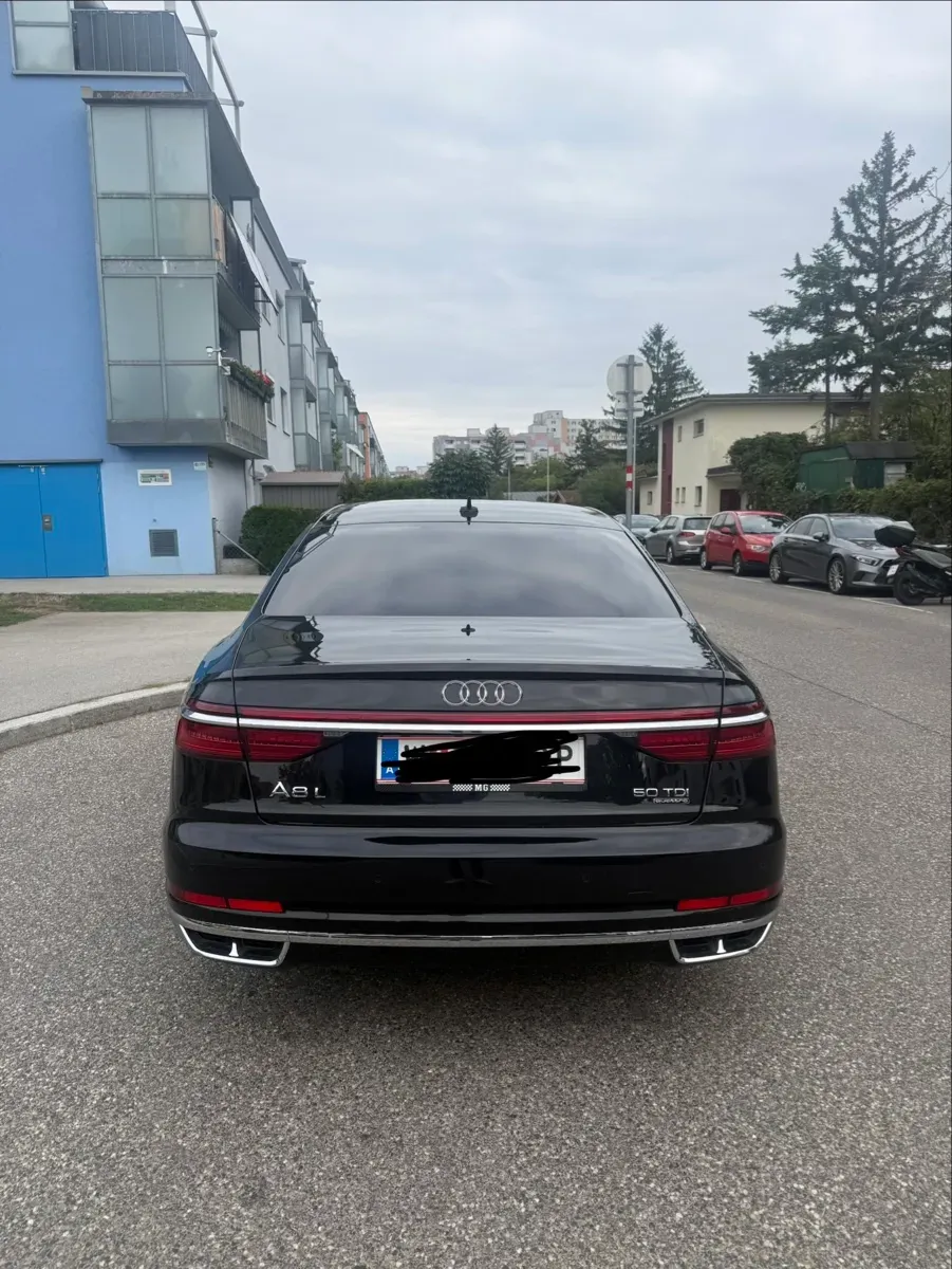 Audi A8 L 2018 photo 3