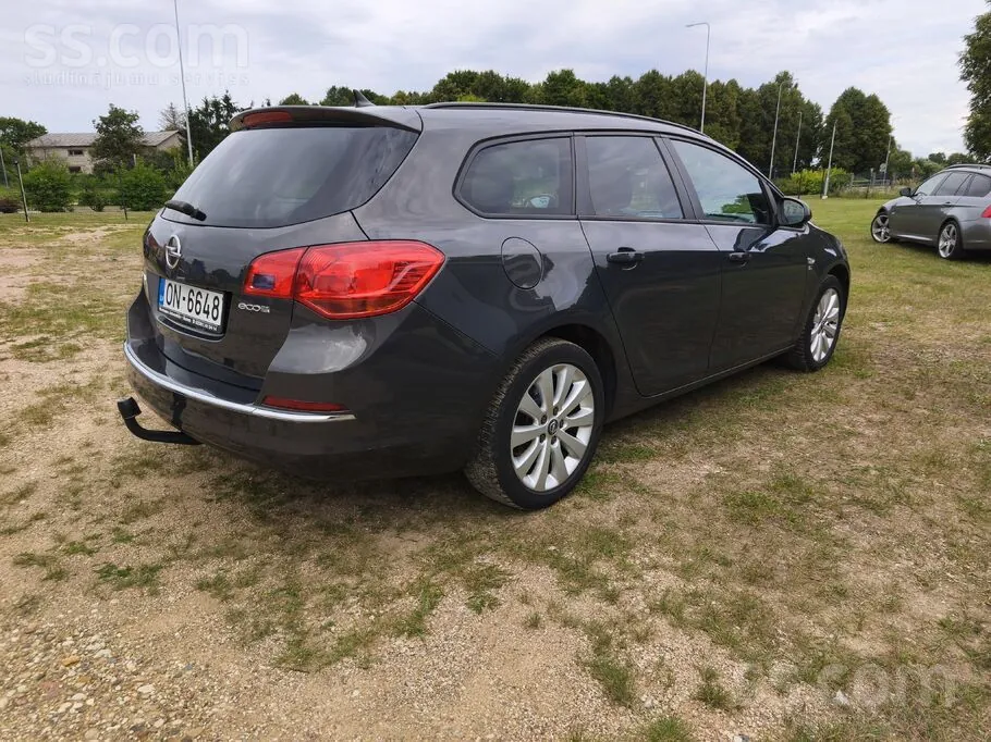 Opel Astra 2012 photo 3