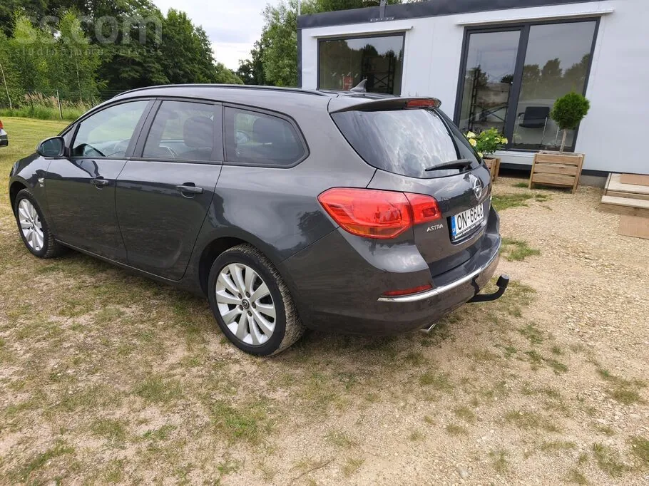 Opel Astra 2012 photo 4