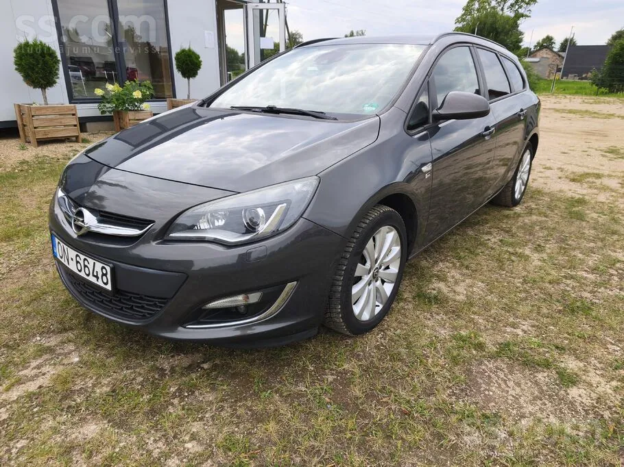Opel Astra 2012 photo 2