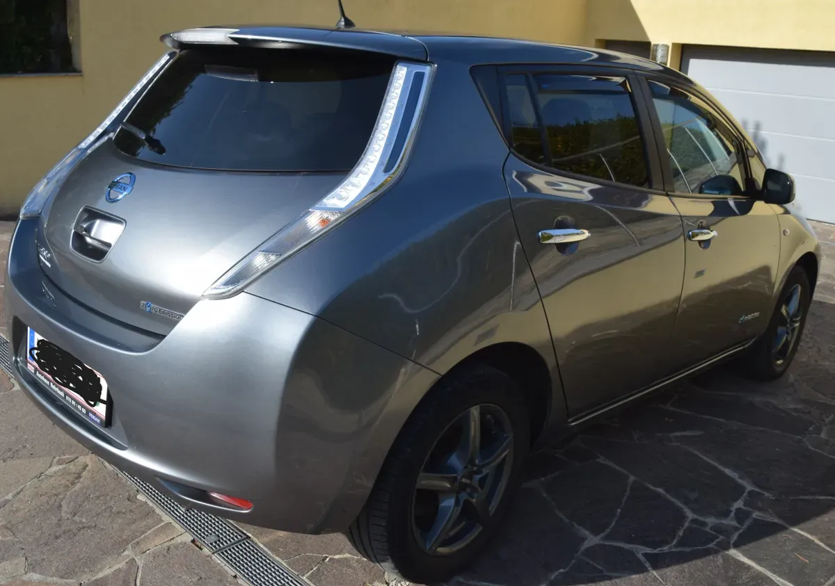Nissan Leaf 2017 photo 2
