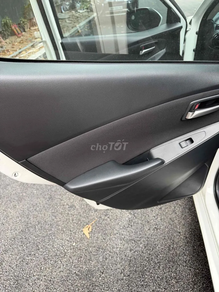 Mazda Mazda 2 2024 photo 4