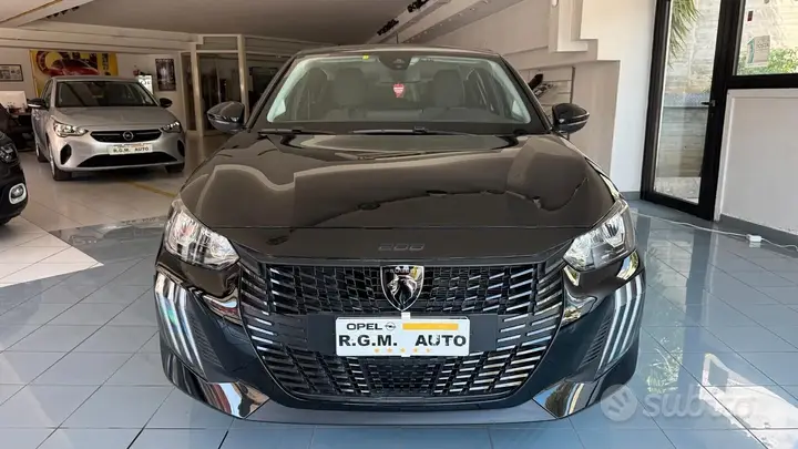 Peugeot 208 2024 photo 3