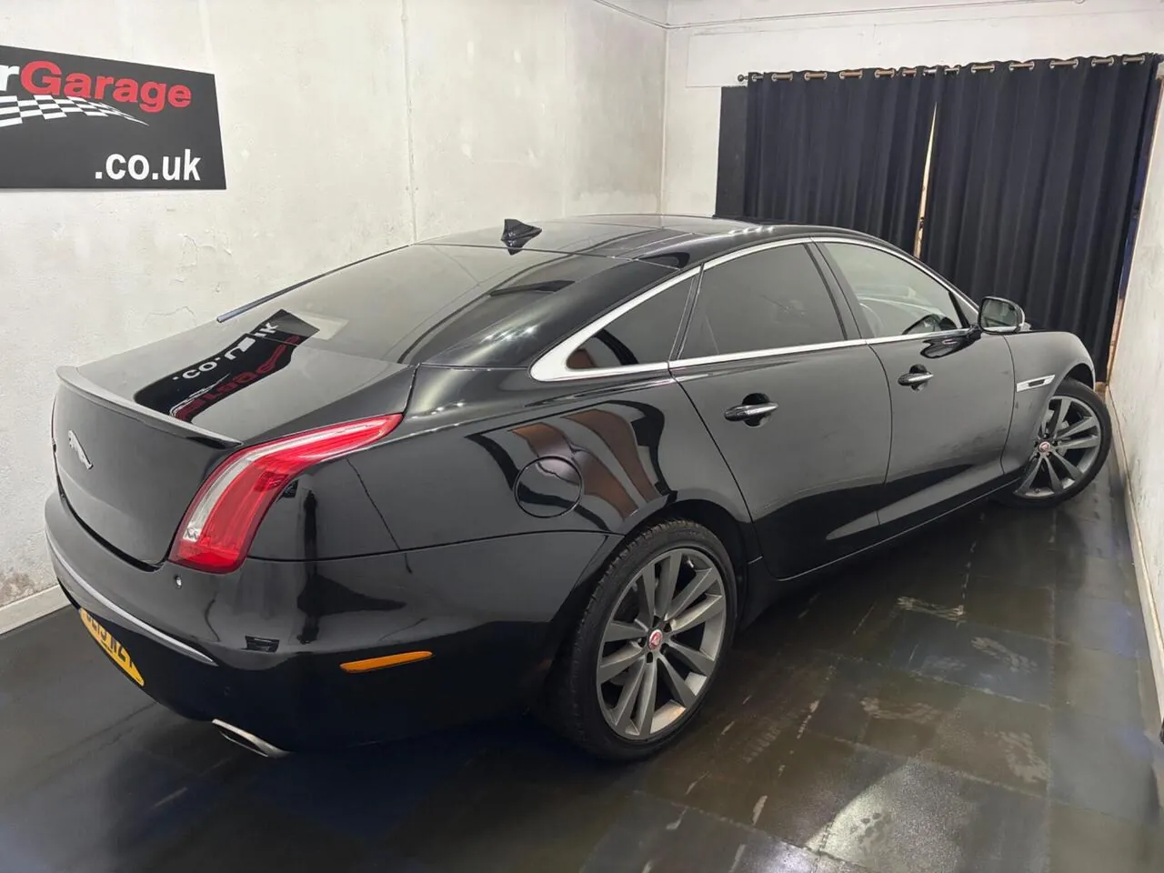 Jaguar Xj 2015 photo 3