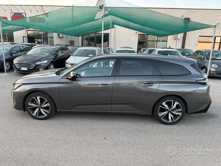 Peugeot 308 2022 photo 2