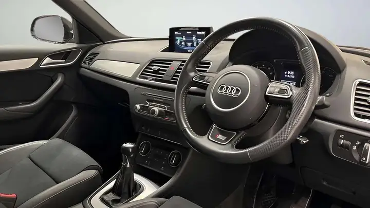 Audi Q3 2018 photo 5