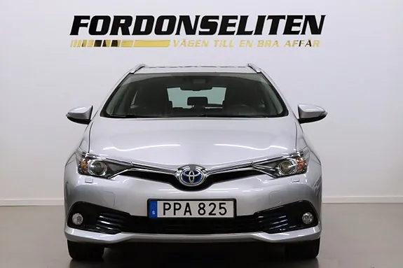 Toyota Auris 2015 photo 2