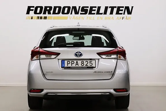 Toyota Auris 2015 photo 5