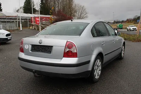 Volkswagen Passat 2003 photo 5