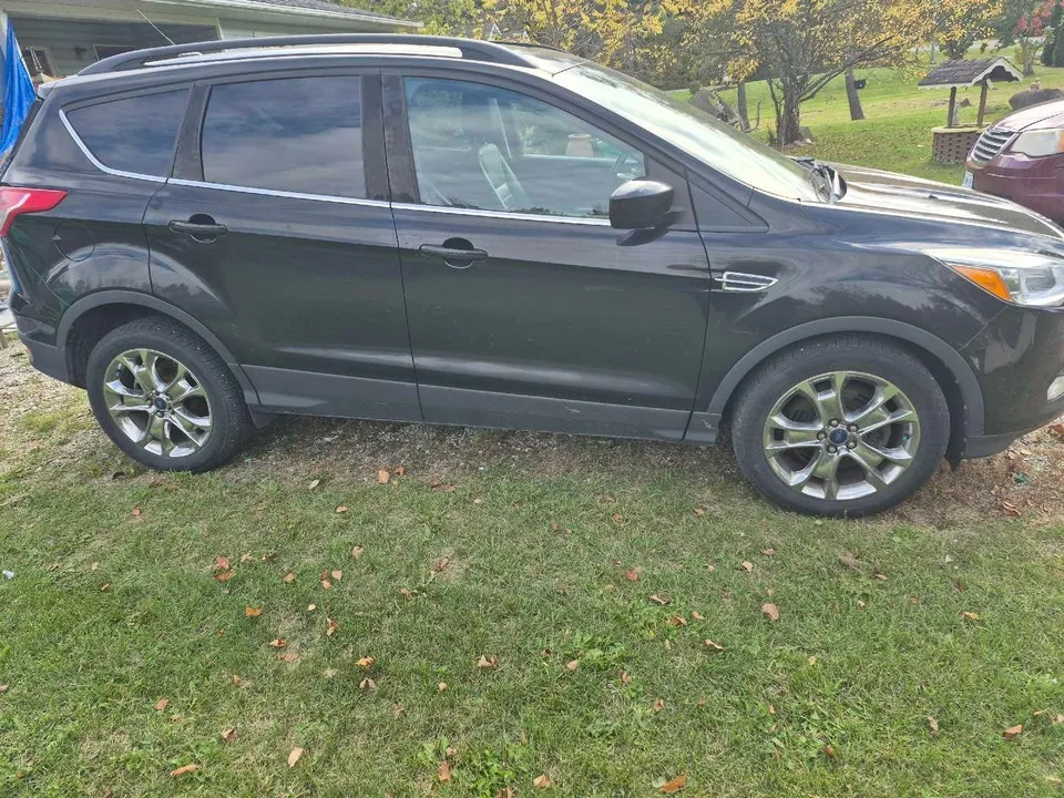 Ford Escape 2014 photo 2