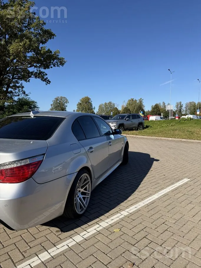 BMW E60 2007 photo 5