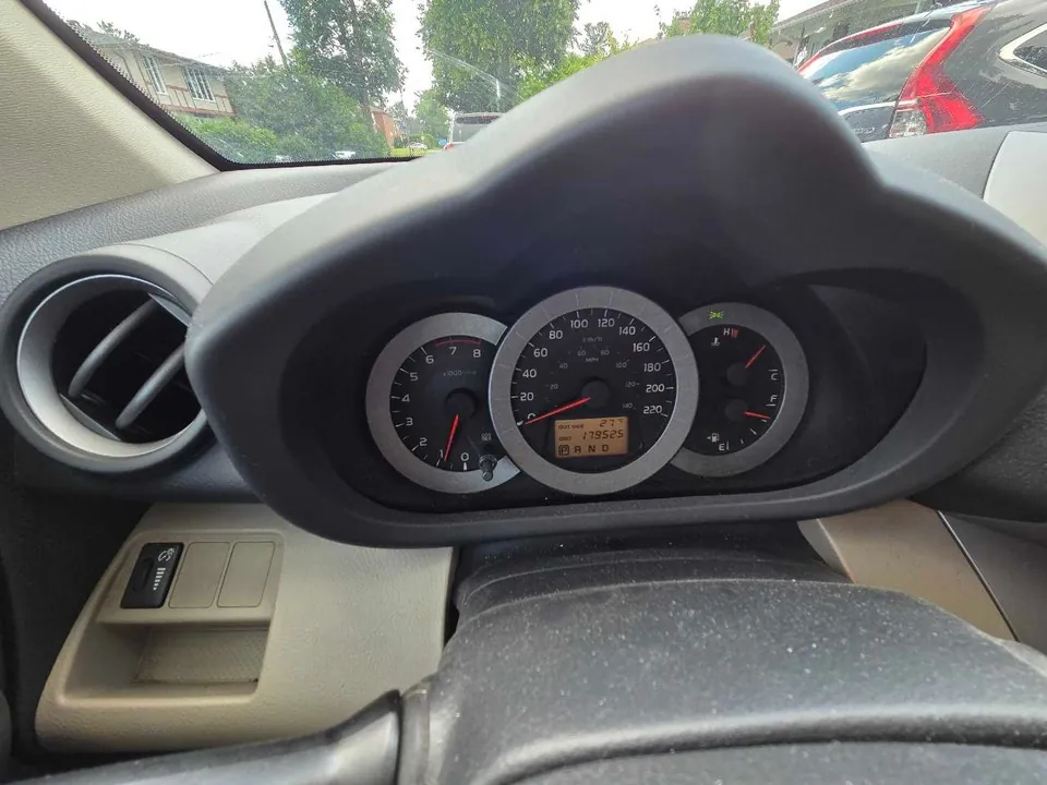 Toyota Rav4 2008 photo 2