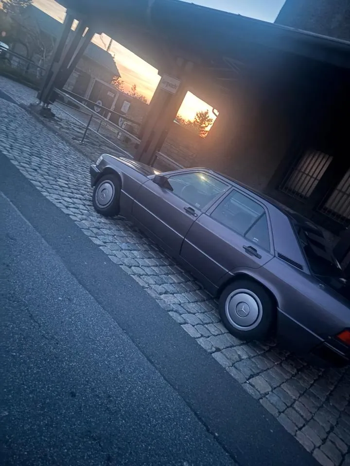 Mercedes-Benz 190E