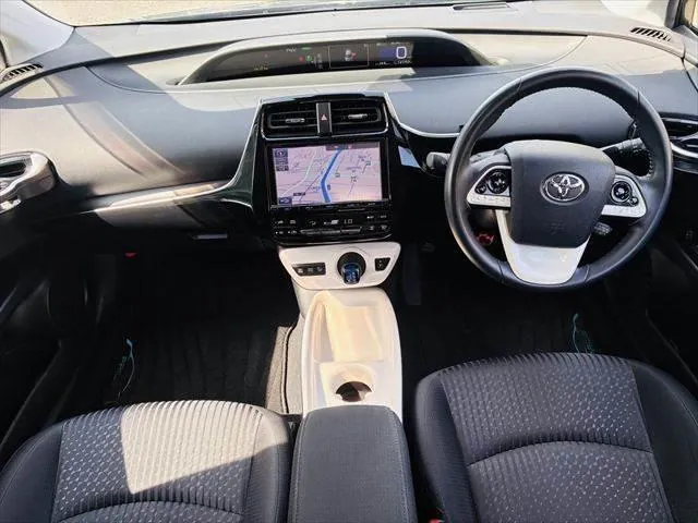 Toyota Prius 2017 photo 3