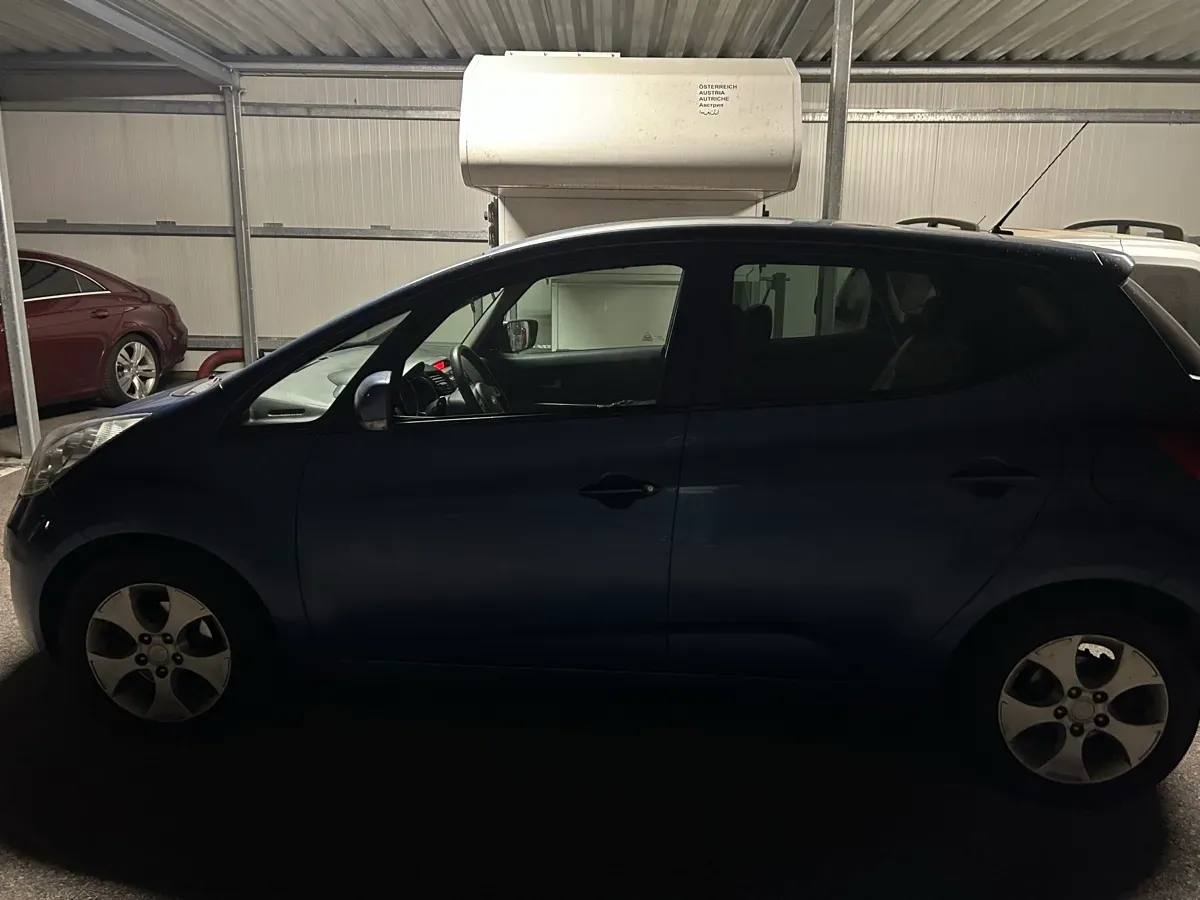 Kia Venga 2012 photo 2