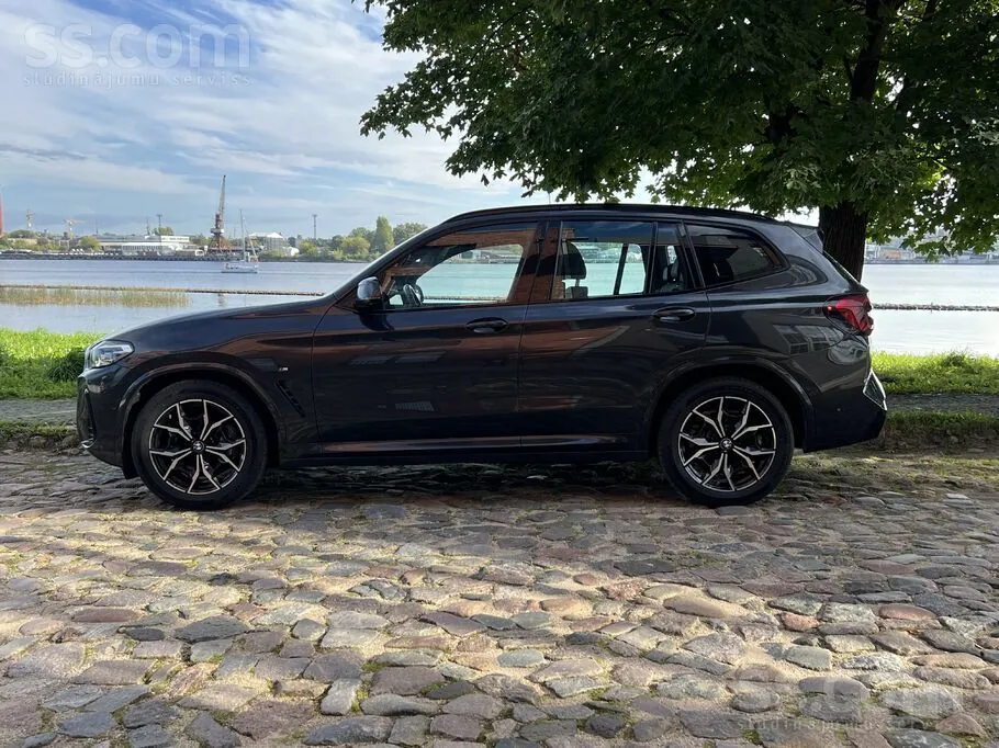 BMW X3 2022 photo 2