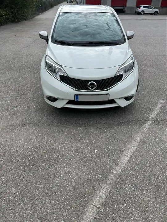 Nissan Note 2015 photo 2