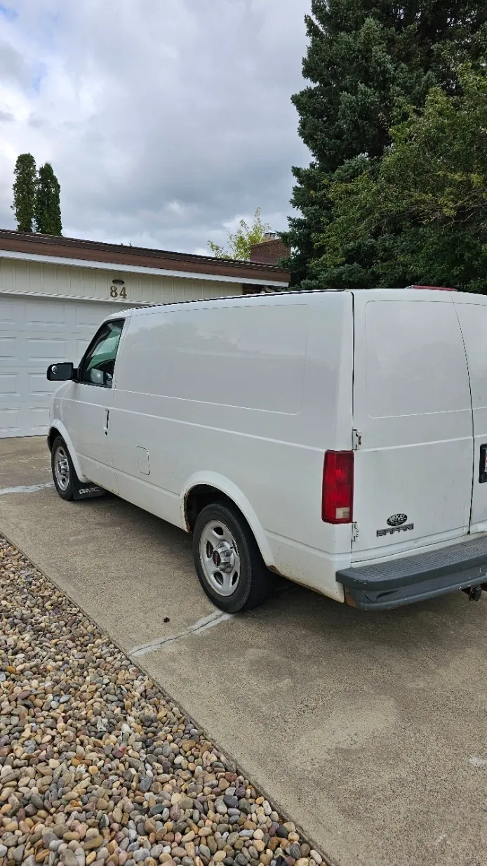 GMC Safari 2003 photo 3