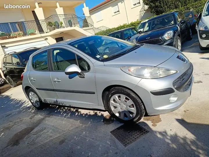 Peugeot 207 2006 photo 4
